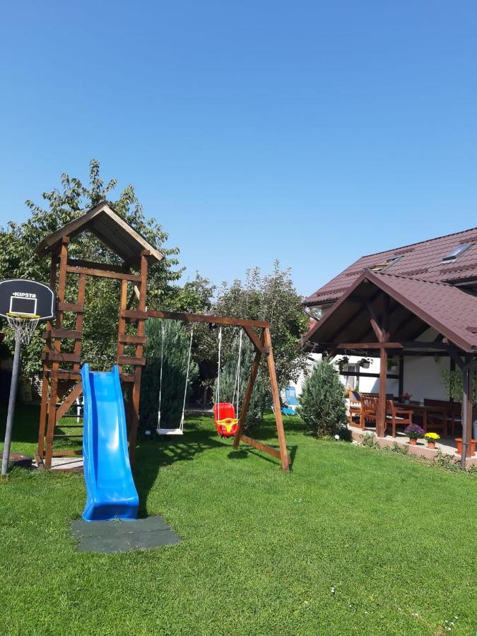 Casa De Oaspeti Laura Râşnov Exterior photo